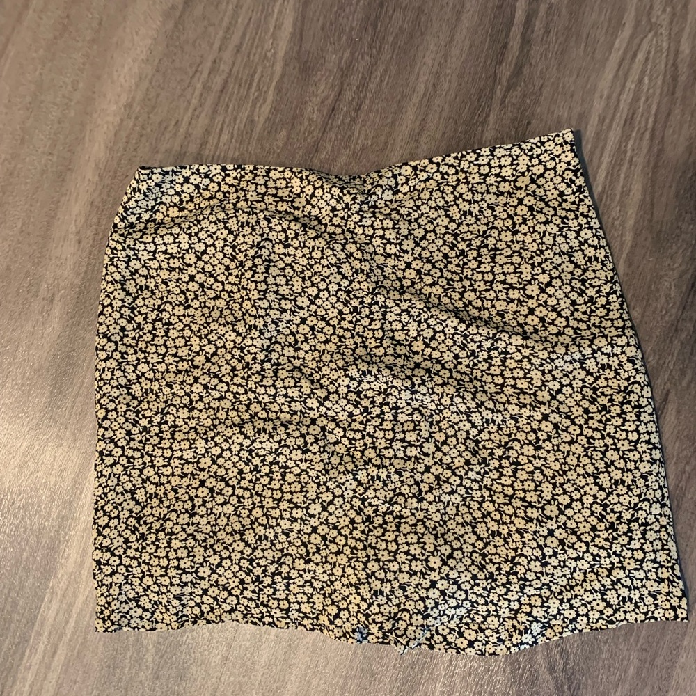 Banana Republic - Floral Skort - Super Soft; Never Worn